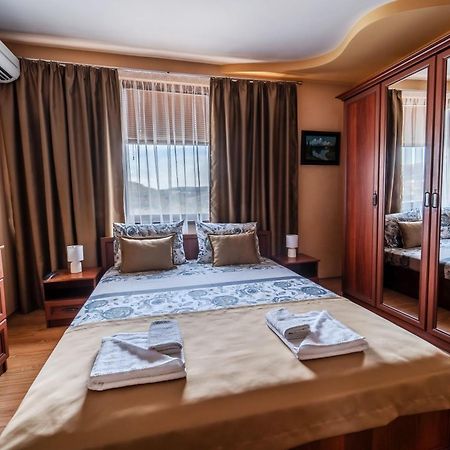 Апартамент Грация Veliko Tarnovo Exterior photo